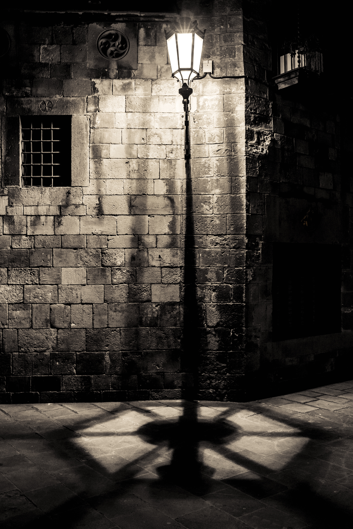 Barcelona Night Photography Tour at the Gothic quarter