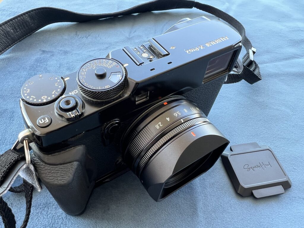 Squarehood for the Fujifilm XF 23mm f2.8 R WR lens