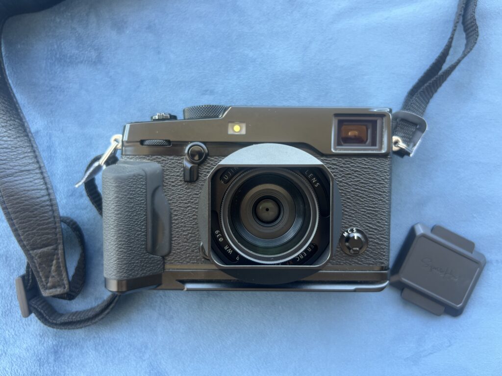 Squarehood for Fuji 23mm F2.8 pancake lens