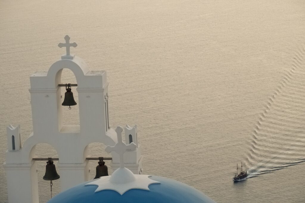 Photography tour over the Caldera in Santorini, Greece